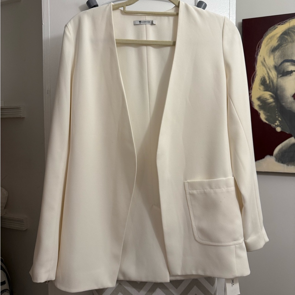 Elegant Cream crepe Blazer
